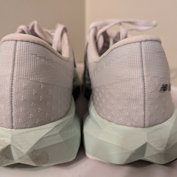 New Balance Fuel Cell Rebel V4 Men 10 With Box - Picture 4 of 11